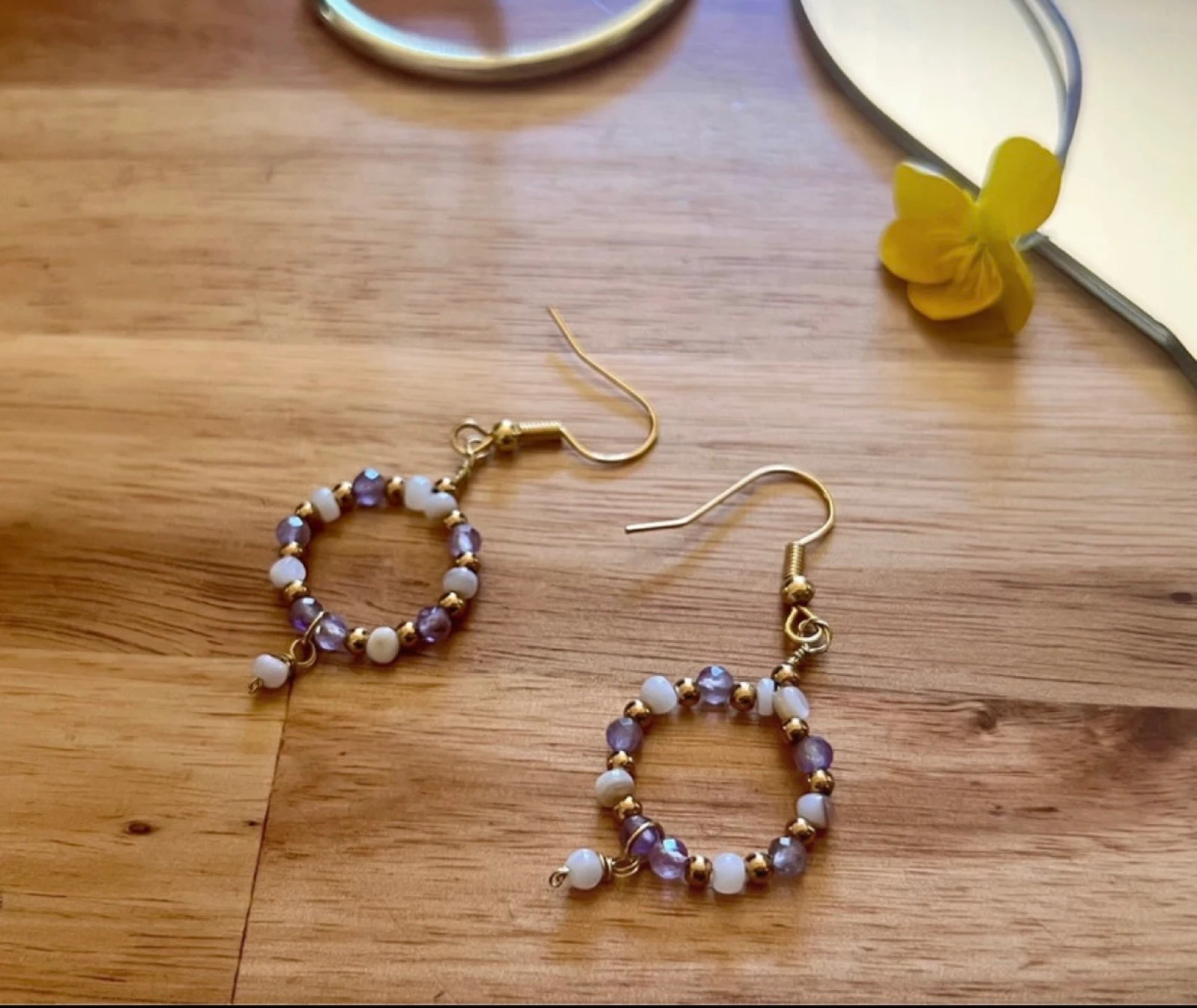 Boucles d’oreilles améthyste et nacre